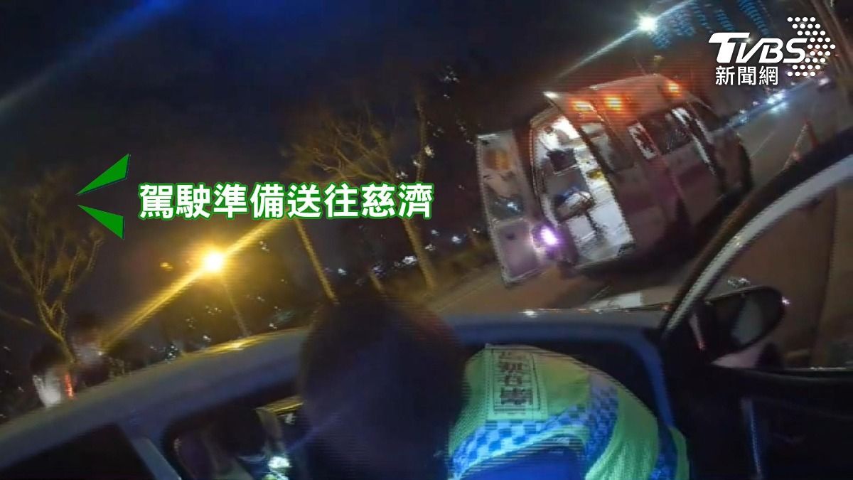 阿伯突癱軟叫不醒　6歲女童1通電話救命。(圖／TVBS) 