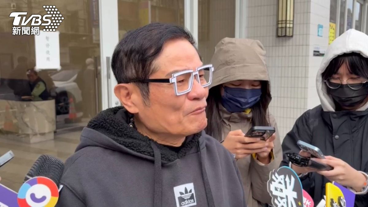 許效舜眼神留著不捨。(圖/謝毅攝)