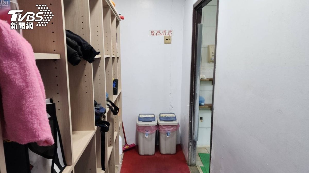 李翁不知何故溺水,送醫搶救於14時22分死亡。(圖/TVBS)