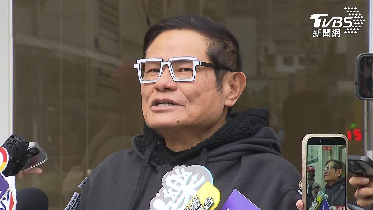 許效舜現身曹西平靈堂弔唁。(圖/TVBS)