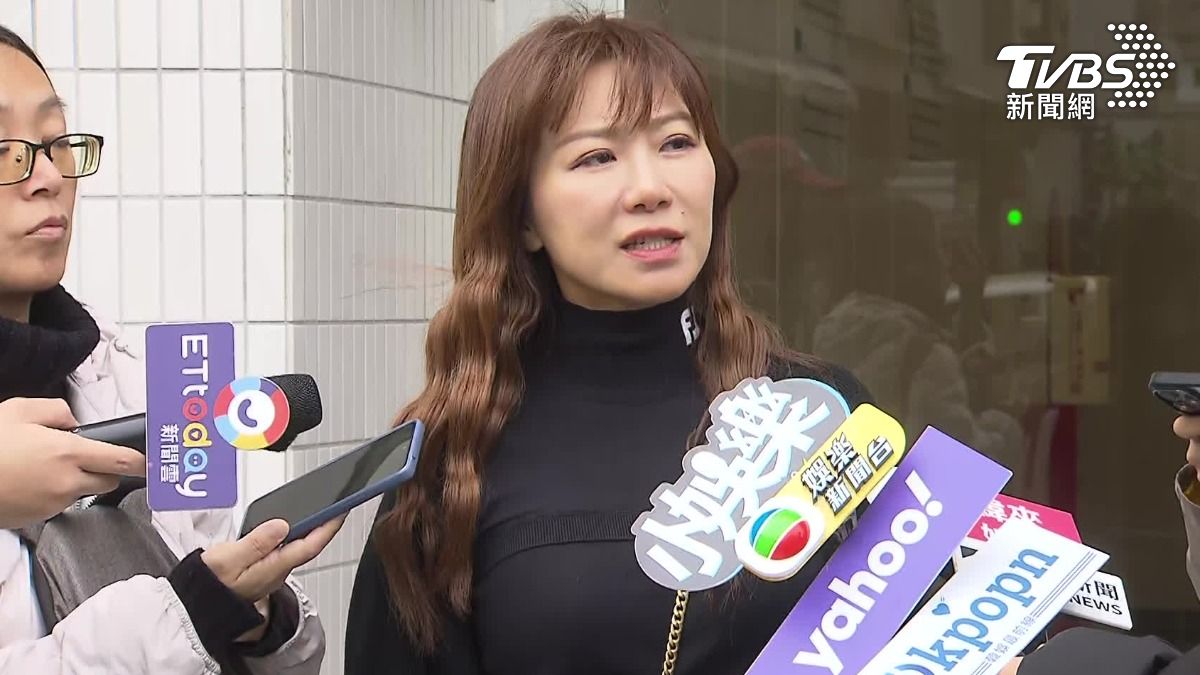 佩甄、許效舜重溫當年跟曹西平在後台嘻嘻哈哈的回憶。(圖/TVBS)