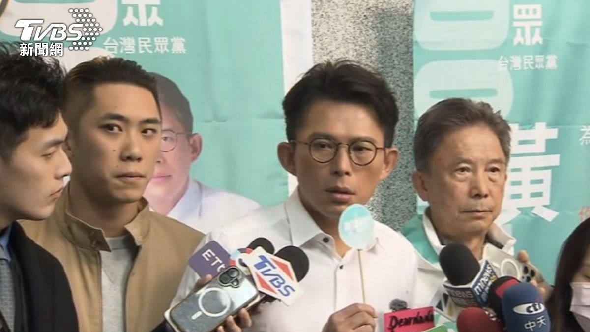 造勢結束馬不停蹄,黃國昌宣布啟動15小時快閃訪美行程。(圖/TVBS)