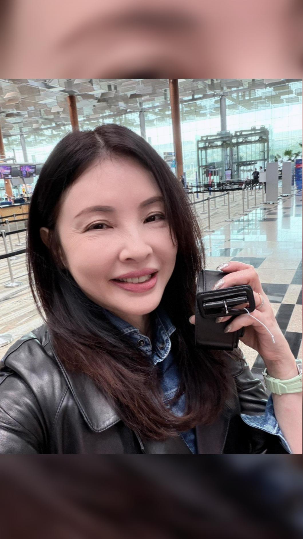 何如芸開心曬出尋回的遺失物。(圖/翻攝自何如芸 Michelle Ho臉書)