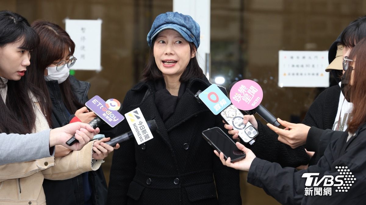 丁寧現身曹西平靈堂弔唁。(圖/黃盈容攝)