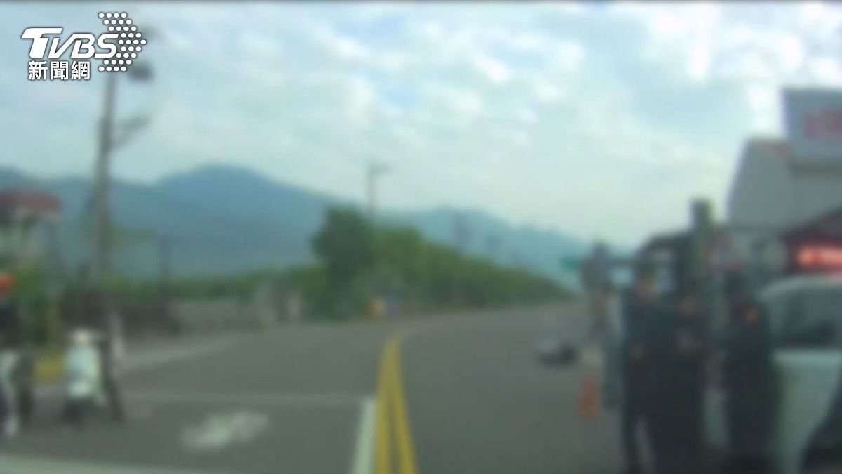 肇事逃逸又在附近路口衝撞另一對騎機車母子,事後警方逮捕男子,酒測值0.69毫克。(圖/TVBS)