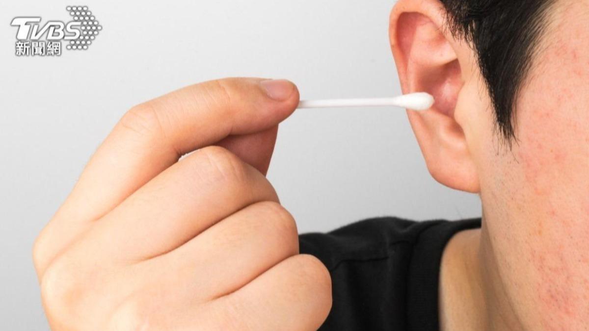 挖耳10年竟罹癌！50歲男「流血照挖」下場慘　1徵兆別輕忽