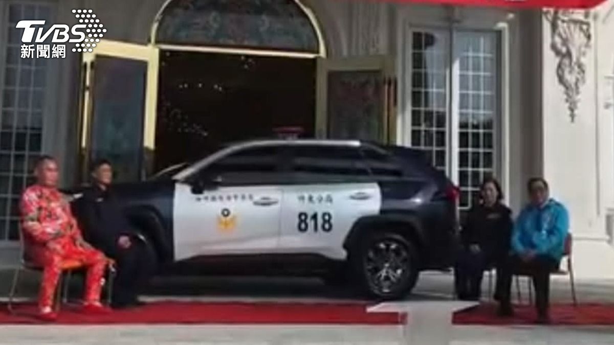 吊車大王差1碼失800萬,怒捐警車。(圖/吊車大王胡漢龑提供)