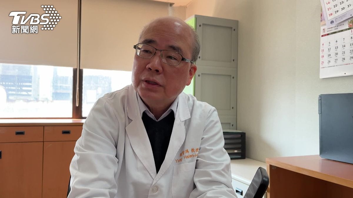 長庚醫院名中醫楊賢鴻照片被改圖，遭到詐騙集團假冒名義賣藥。（圖／TVBS）