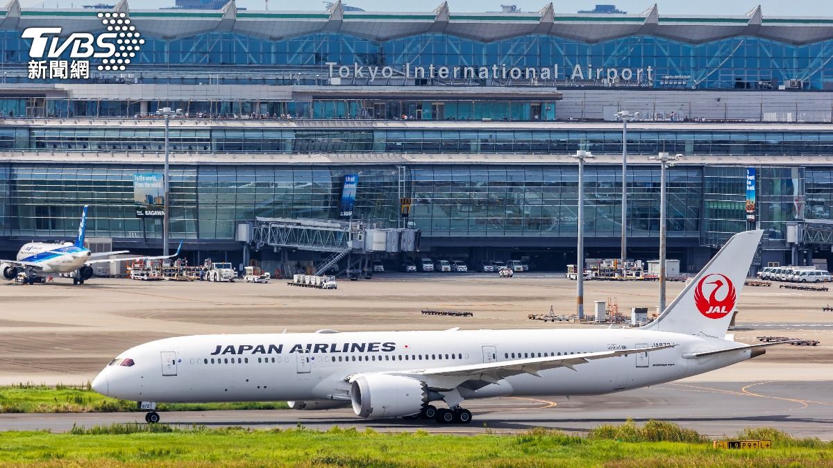 已有 10 班原定抵達成田機場的航班，因無法順利降落而被迫改道。（圖／達志影像shutterstock）