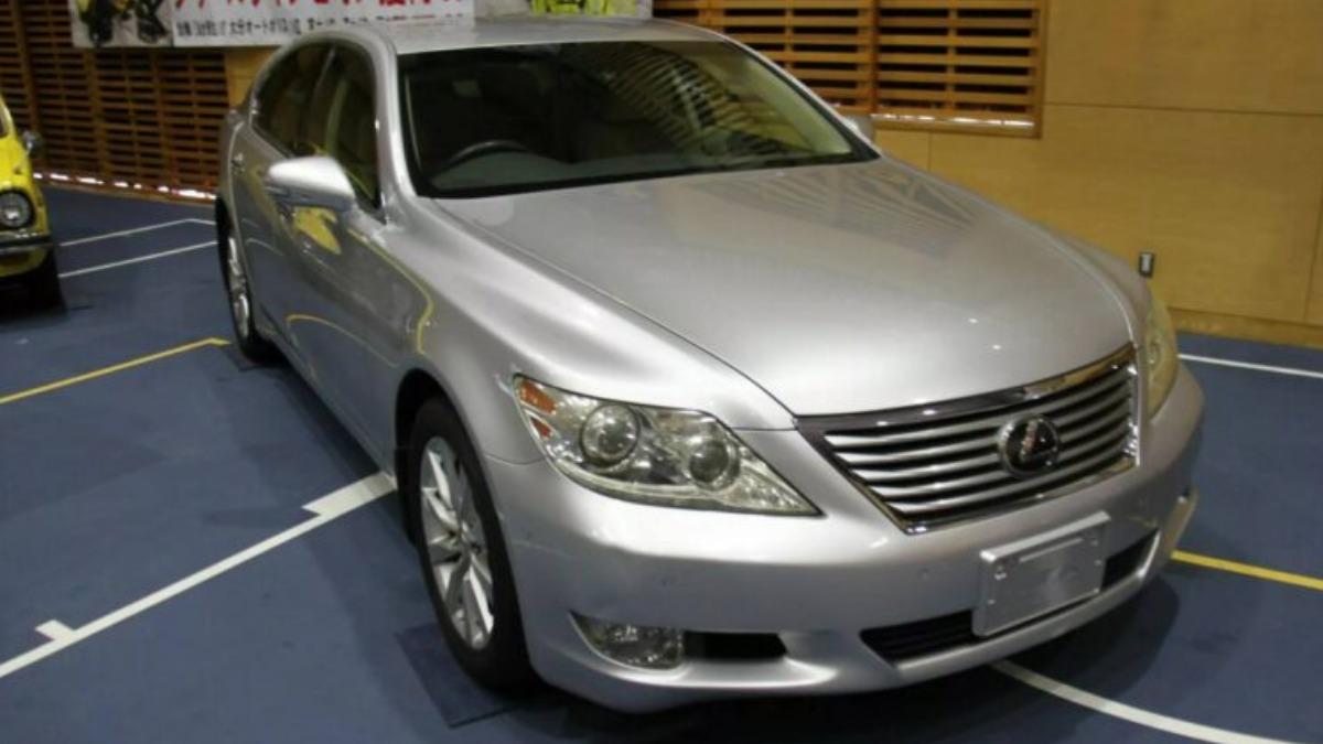 這輛Vellfire Sedan是以2011年式Lexus LS460為基礎打造。(圖/NATS提供)