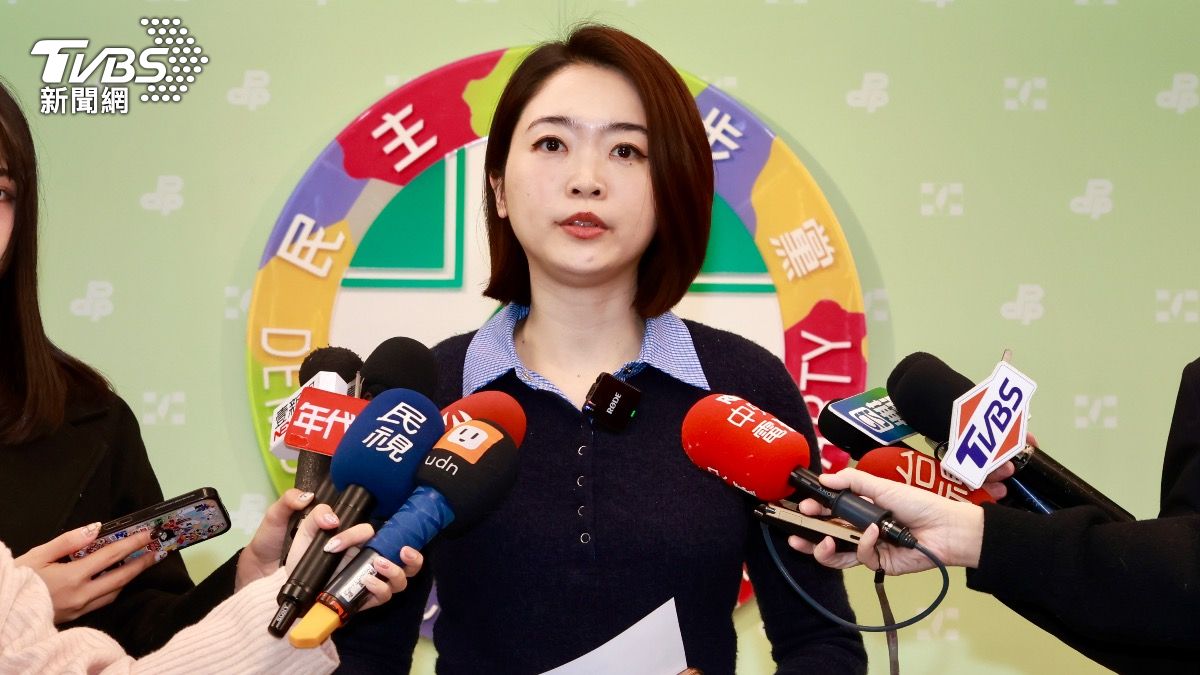 黃國昌才去美國!藍白今8度擋國防特別預算 綠:在等中國同意嗎