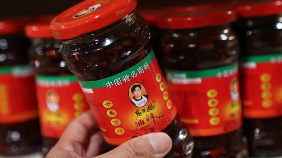 兒子換食材 80歲陶華碧出山救「老乾媽」 三年重回營收巔峰