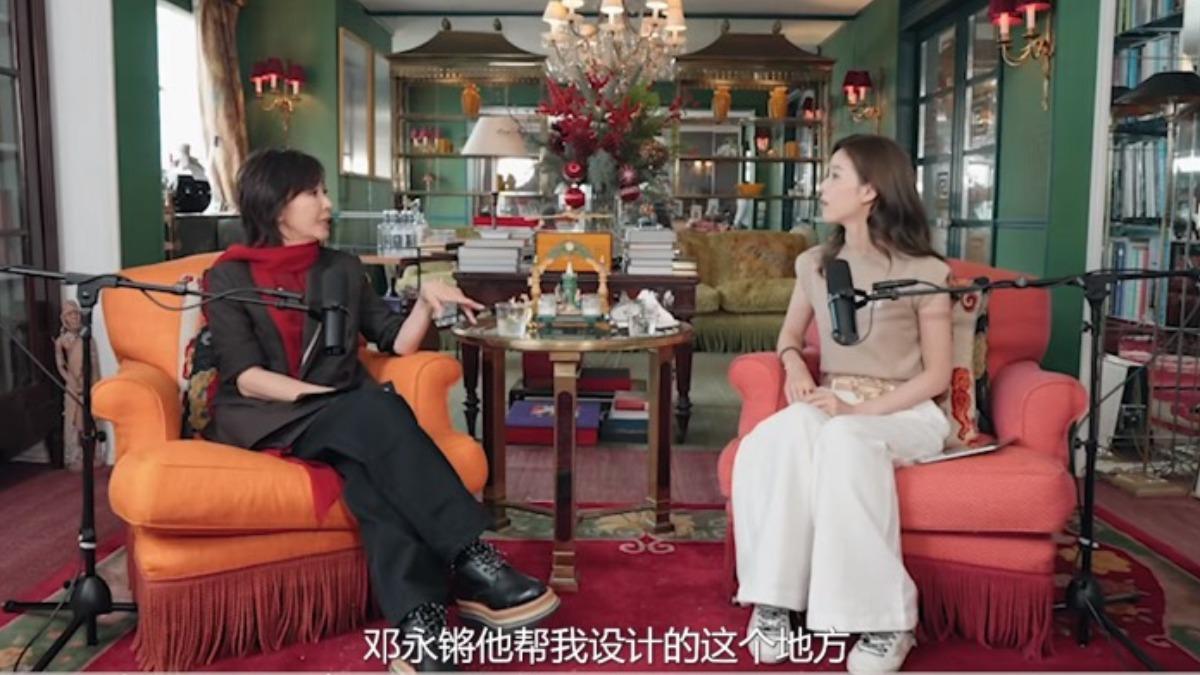 章澤天的首個完整訪談節目邀請到香港影壇天后劉嘉玲。(圖/翻攝自小紅書)