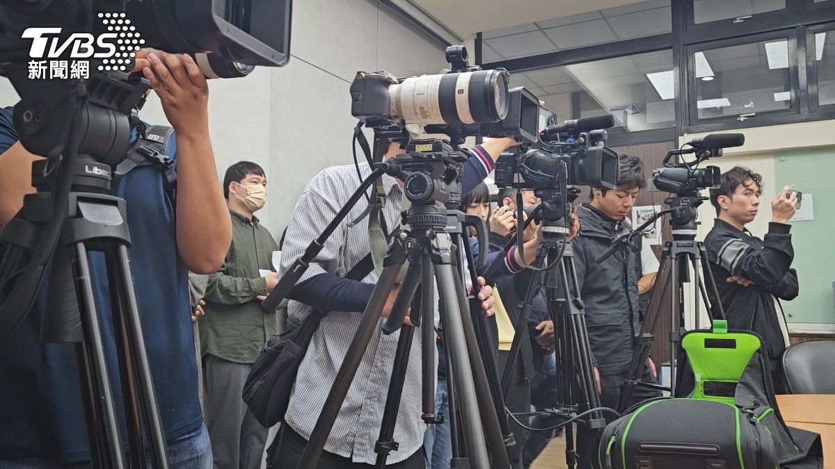 目前全台灣已有18個縣市宣布全面補助,只剩4個還沒決定,屏東縣政府如何決定,外界與媒體也非常關注。(圖/TVBS)