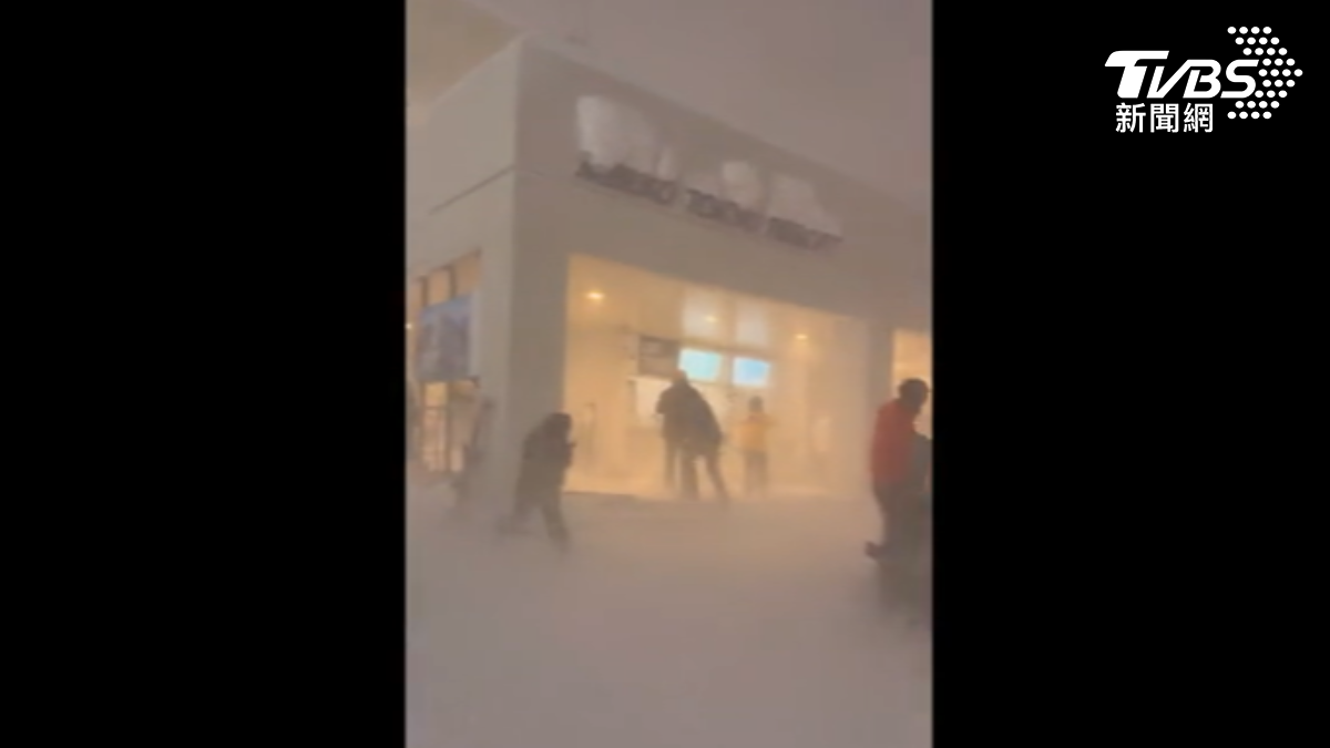 二世古滑雪場妖風,纜車晃40分,旅客搖到吐。(圖片來源/carriejapan)
