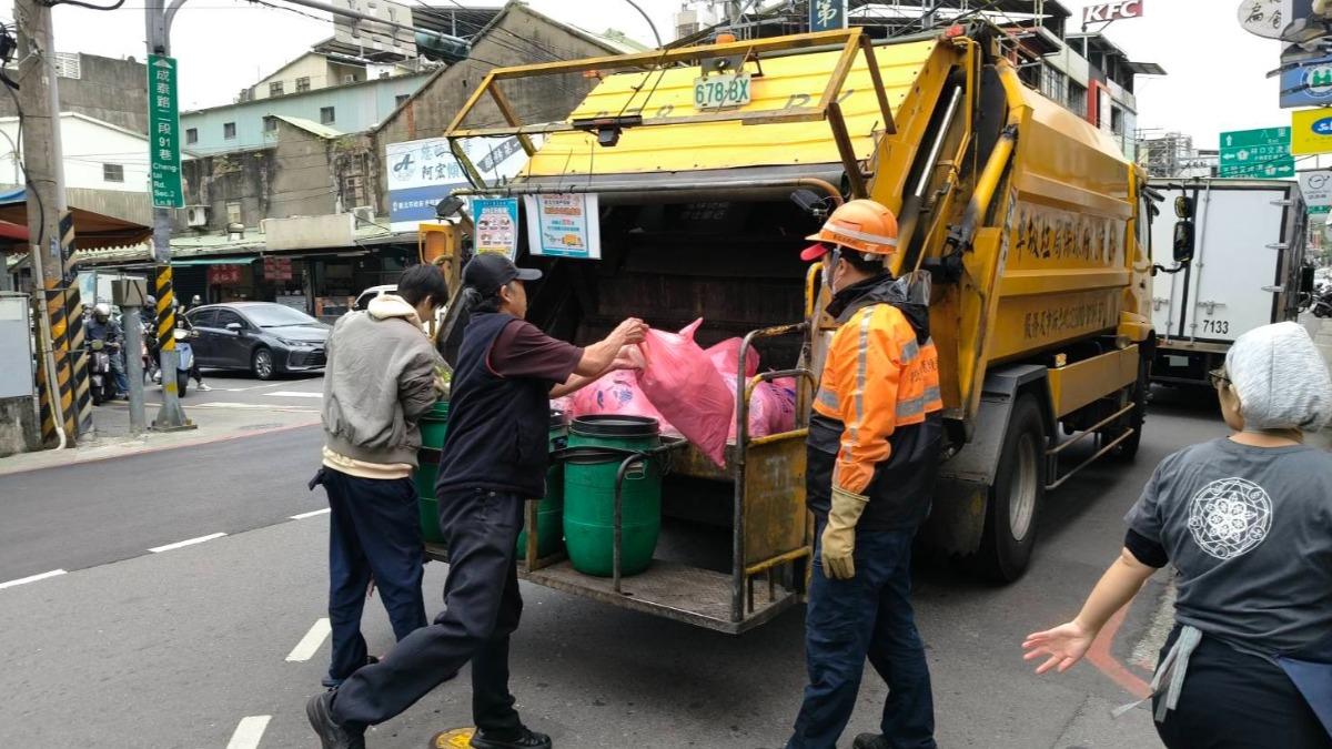 新北小年夜、除夕加班收垃圾 初一至初三停收