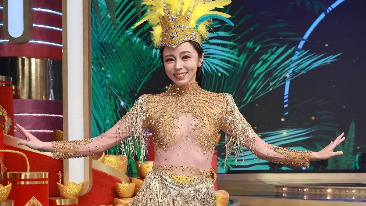 王瞳「胸前只有亮片」透視快看光! 賴慧如穿薄紗辣秀豐滿