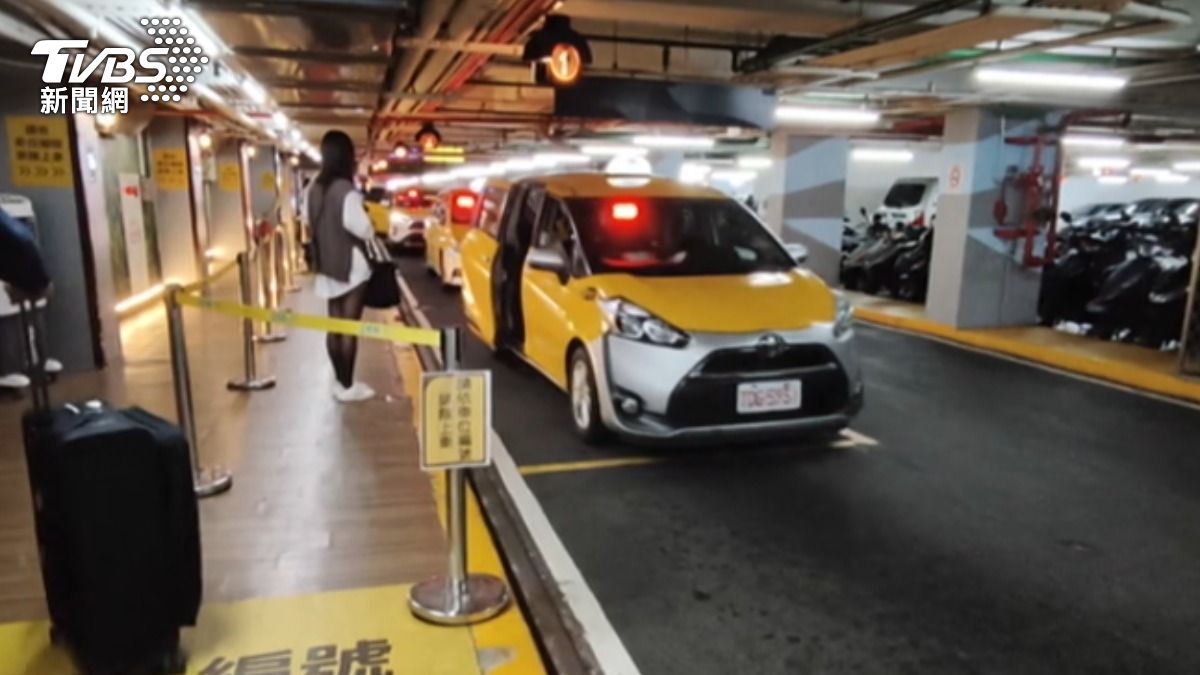 台北車站成為排班小黃運將首選，約半小時就可出車，一天能跑至少七趟。（圖／TVBS）