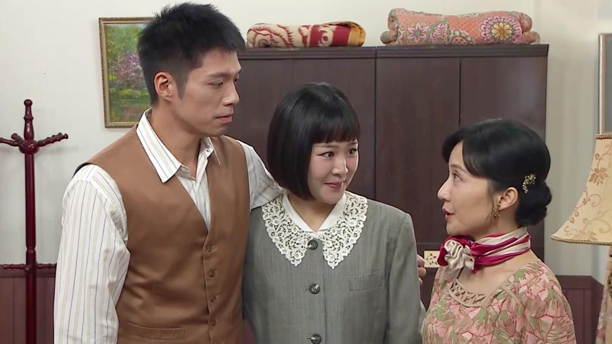 何宜珊(中)劇中安撫婆婆很有一套。圖/台視。(圖/台視提供)