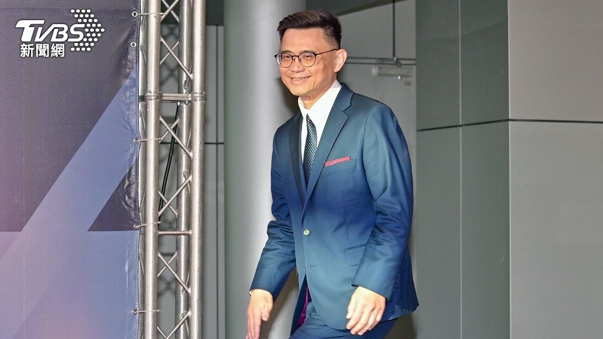 賴瑞隆險勝選高雄!在地議員驚「地下市長」伸黑手:燒掉上億