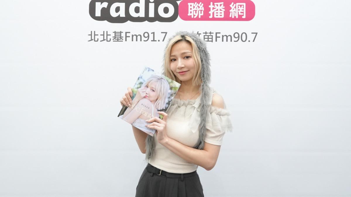 寶兒是細節控,籌備寫真書時因壓力太大痛哭。(圖/POP Radio提供)