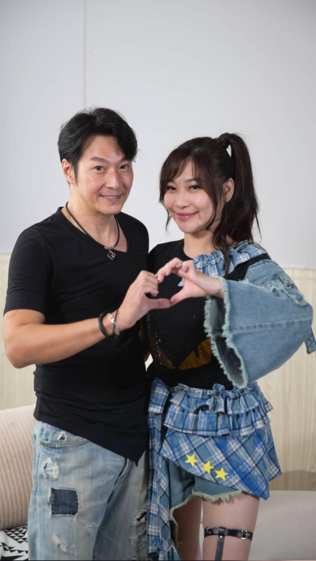 紫君大讚MV男主角帥氣,直呼被電暈。(圖/欣代唱片x紫君提供)