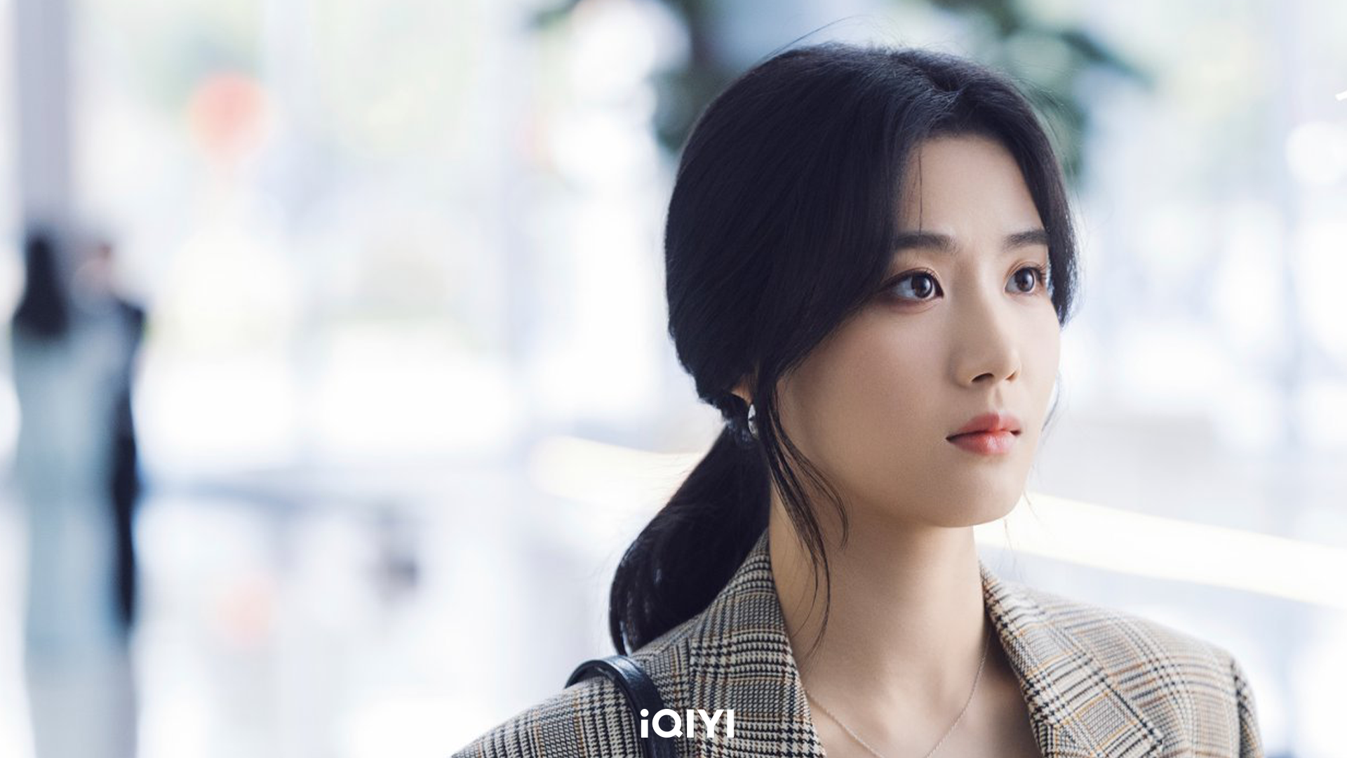 盧昱曉在《軋戲》飾演「胡羞」。(圖/iQIYI愛奇藝國際版)