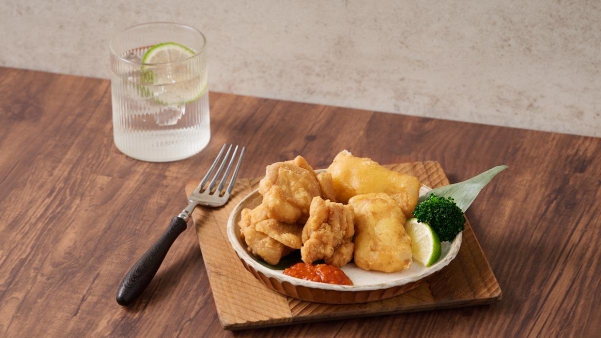 「陶板屋」享用2客套餐,出示指定活動畫面,可享「酥炸天婦羅拼盤」1份。(圖/王品提供)
