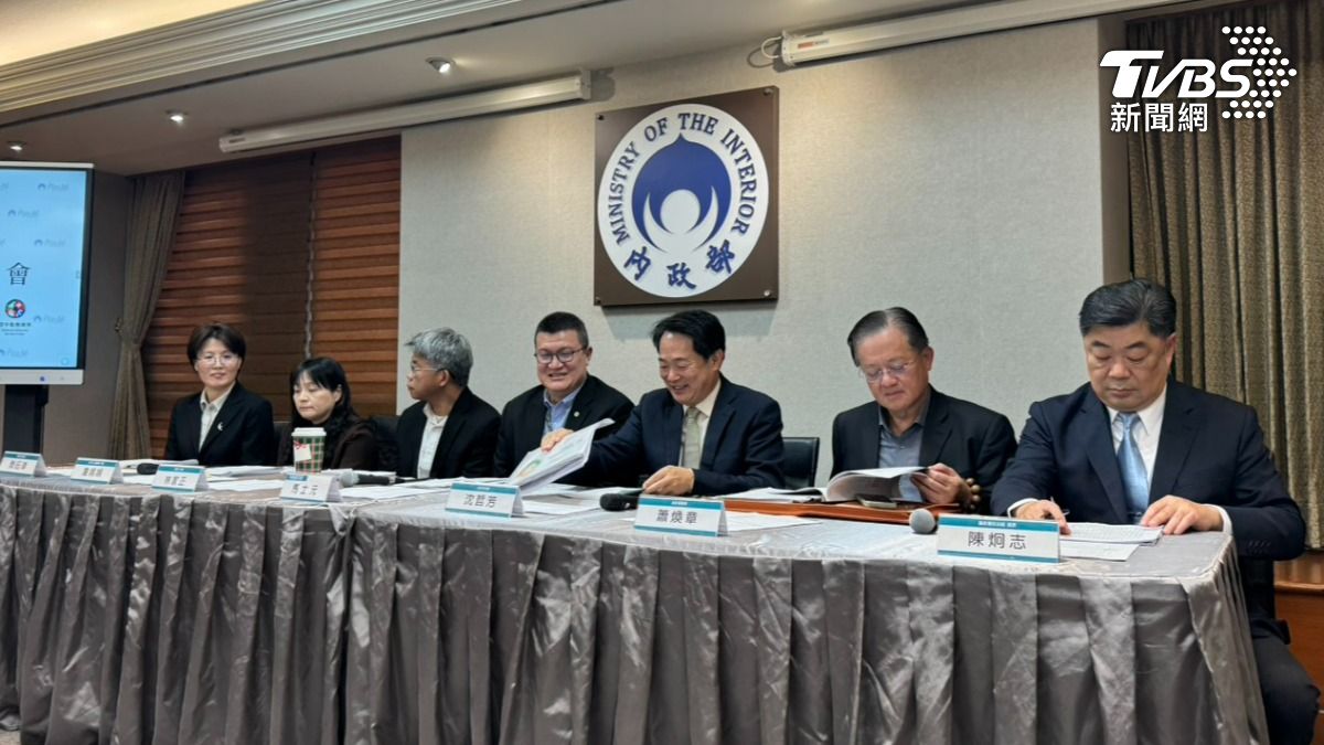 內政部今天舉辦部務會報後記者會。（圖／劉庭宇攝）