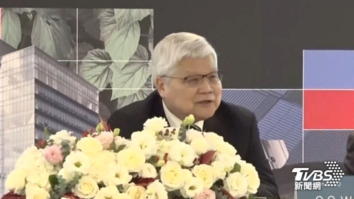 台積電董事長魏哲家用幽默戳破AI泡沫疑慮。(圖/TVBS)