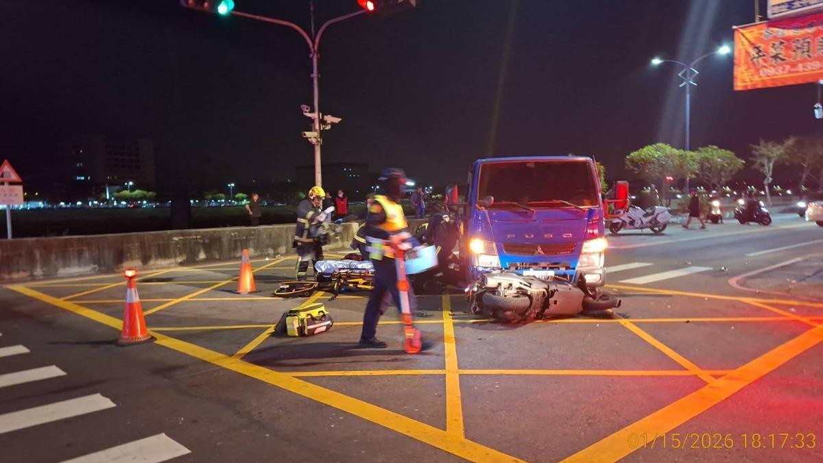 有片/心碎瞬間曝!台中男直行遇鬼切貨車 煞不住重摔慘死