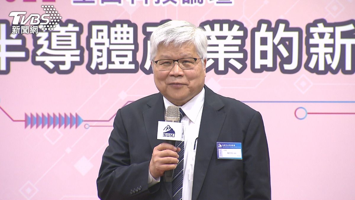 這位熟面孔竟然是台積電董事長。張學霖表示,那時候魏哲家常上新聞,他們才覺得這個人很面熟。(圖/TVBS)