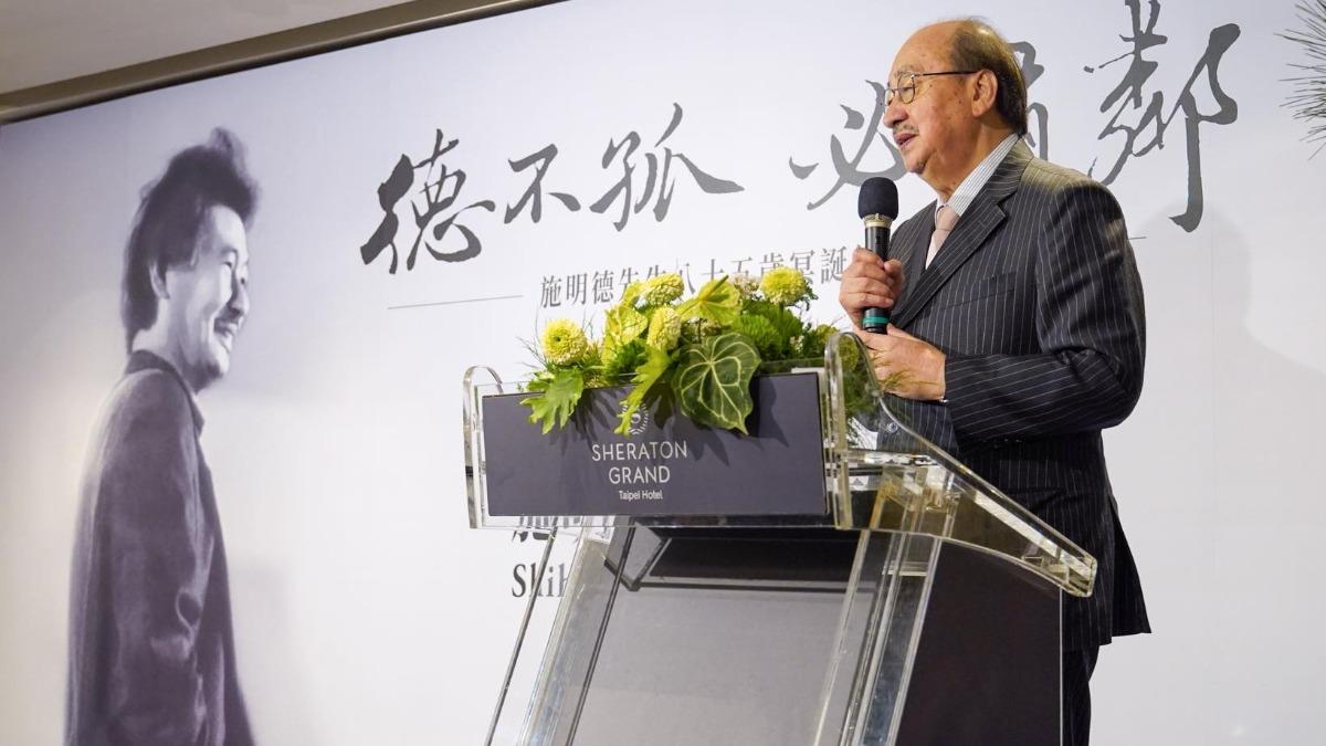 柯建銘當了1/4世紀總召 最新發文:我要下課,告老還鄉了!