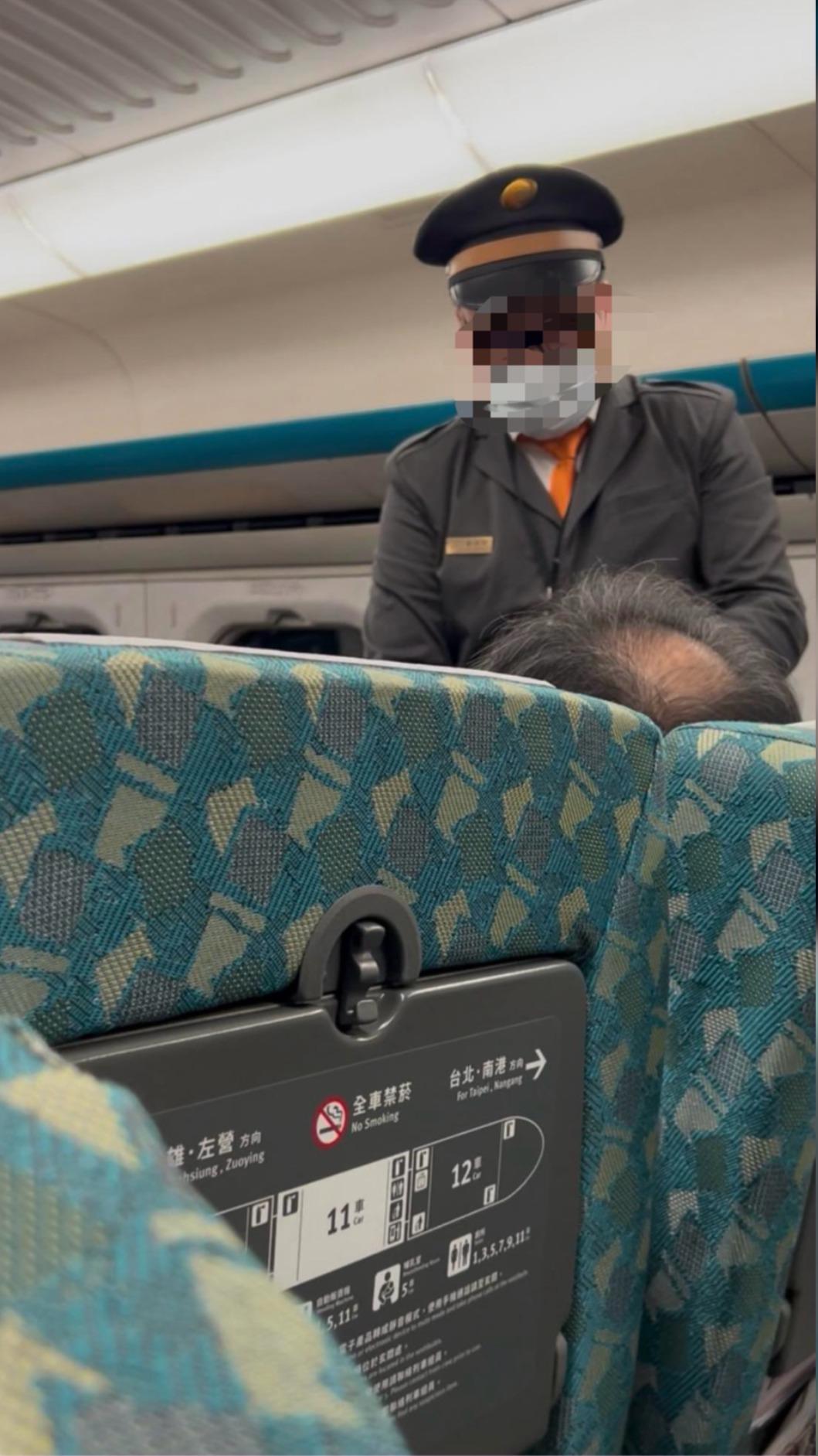 米可白目睹車長被民眾罵。(圖/翻攝自臉書)