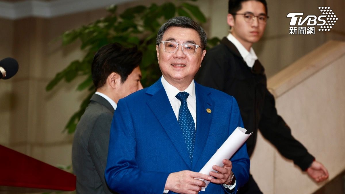 卓揆談話後未回應媒體提問,「待談判團隊返台後會再說明細節。」(圖/華子琛攝)