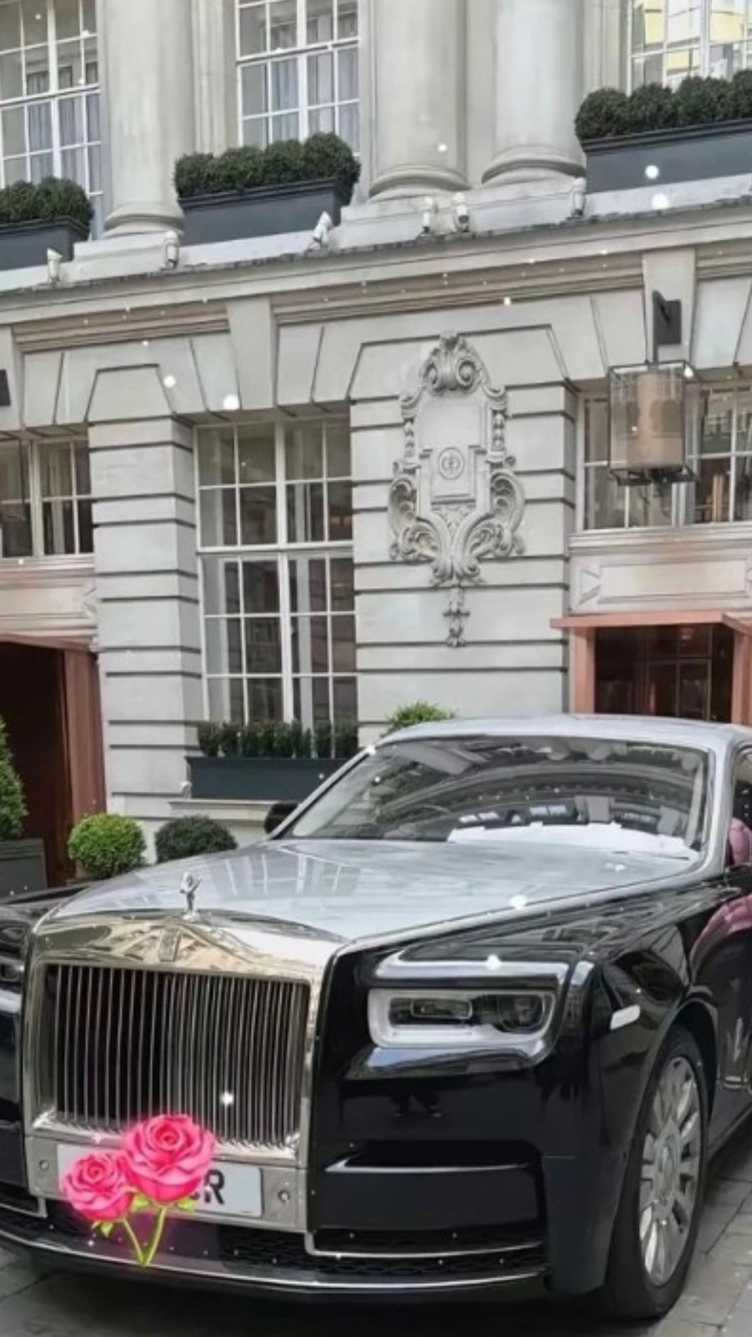 李湘送女兒頂級名車。(圖/翻攝自微博)