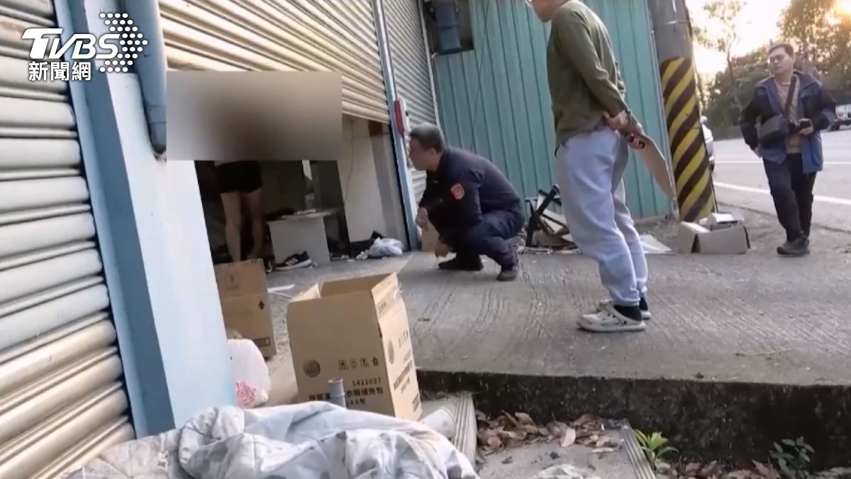 網路揚言殺總統國防部長，嘉義警方立即成立專案小組調查，人在中埔抓到了。（圖／TVBS）