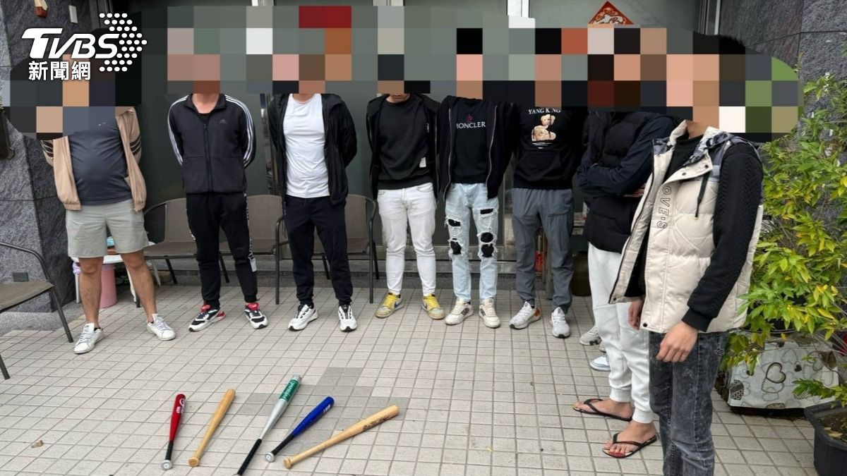 嘉義10惡煞找錯對象!持棍棒砸神壇、撞鐵門 屋主兒慘濺血