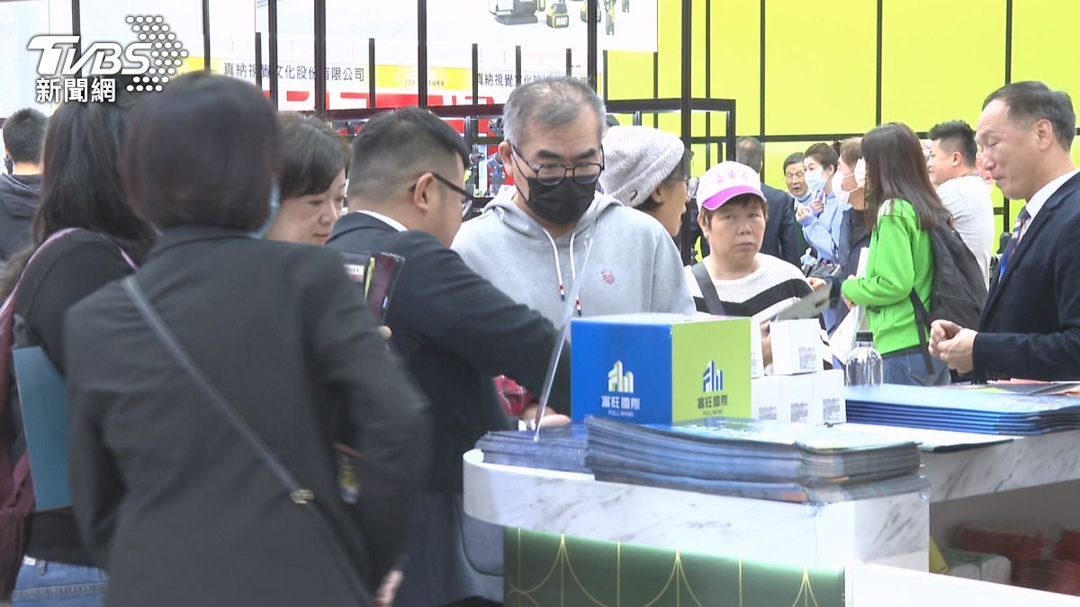 市場狀況不佳的情況下,建商會推出許多配套方案或價格策略來吸引買氣。(圖/TVBS)