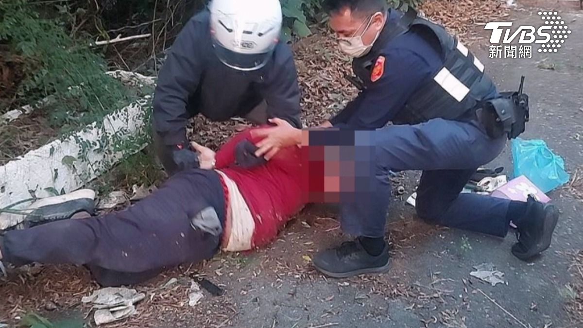 砂石車駕駛逃亡20公里後,鑽進無尾巷汽車逃逸,跑沒多久就被警方逮捕。(圖/TVBS)
