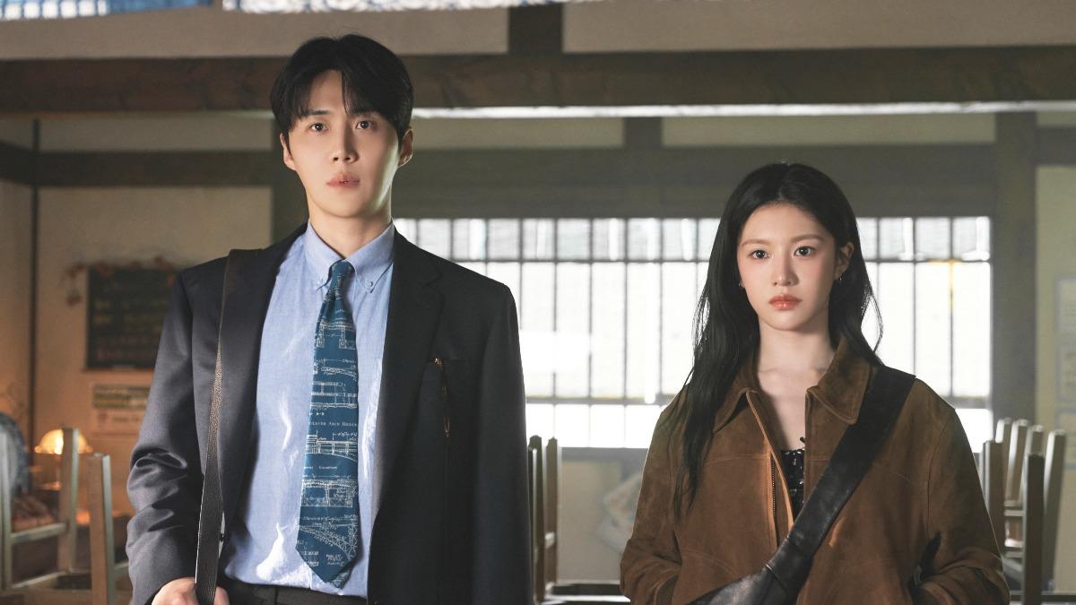 《愛情怎麼翻譯？》描述多國口譯員與頂流明星的浪漫相遇。（圖／Netflix提供）