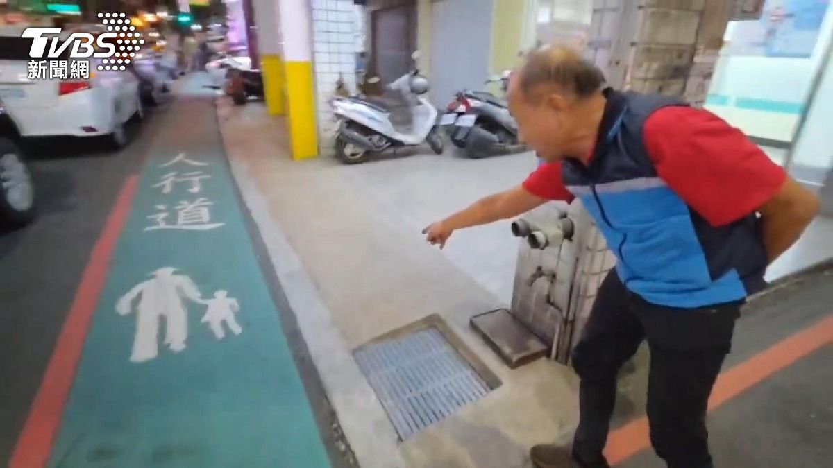 目擊民眾指出,事發地點至今仍可見到刮痕殘留。(圖/TVBS)