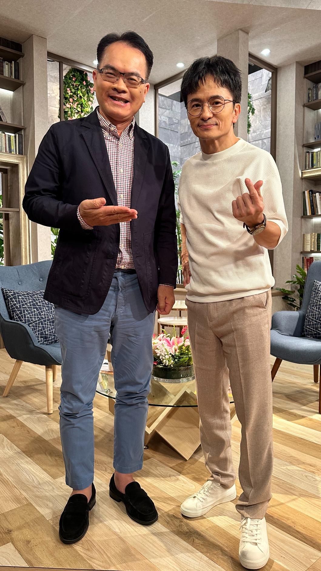 唐從聖(右)談當年遭徐乃麟飆國罵。(圖/三立提供)