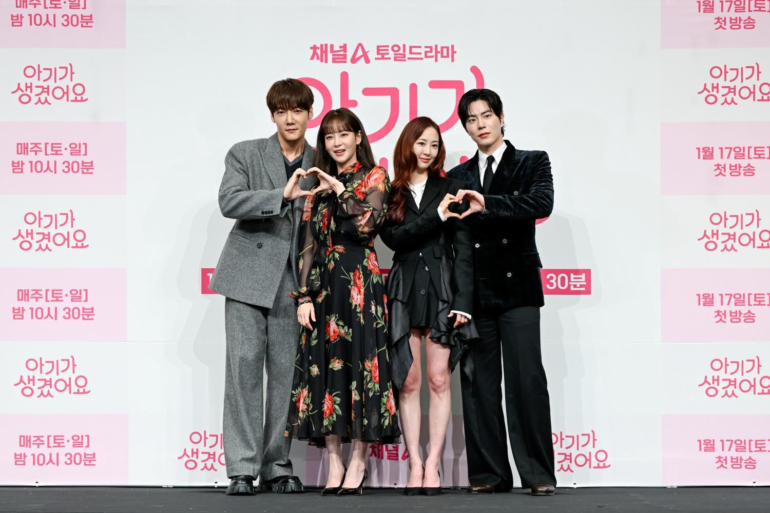 左起為本作主要演員崔振赫、吳漣序、金多順、洪宗玄。（圖／friDay影音提供）