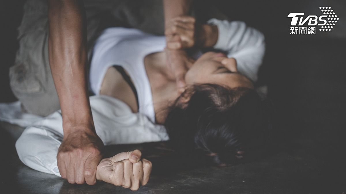 一句「有種你就摸」遭拉巷弄激戰!女事後怒告性侵 男子判無罪