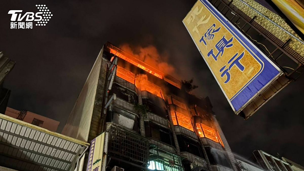半廢棄大樓遭縱火 桃園女「燒垃圾」毀街友據點