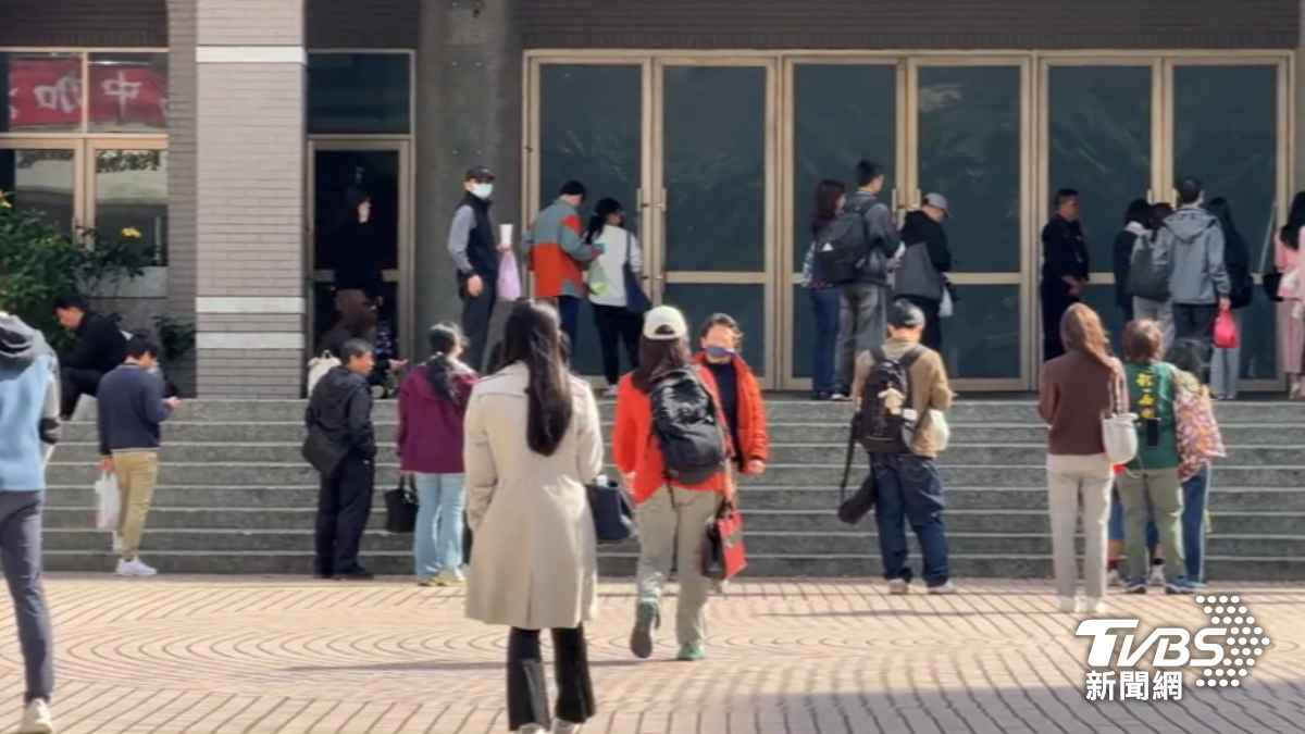 學測來到第二天，主要是英文和國文考科。（圖／TVBS）