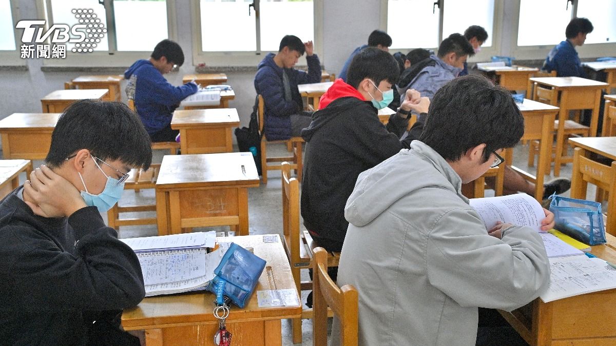 115學測/「取枕攲臥」你會讀嗎?國綜考題中間偏難 具鑑別度