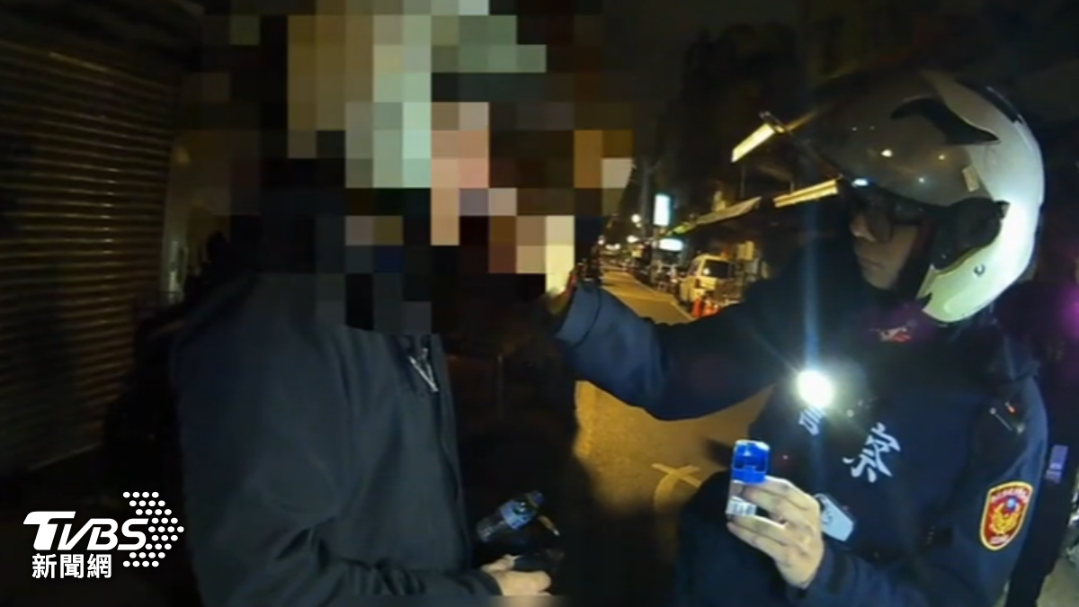 男毒駕拒測盧警2小時，怕被多罰9萬才配合。（圖／TVBS）