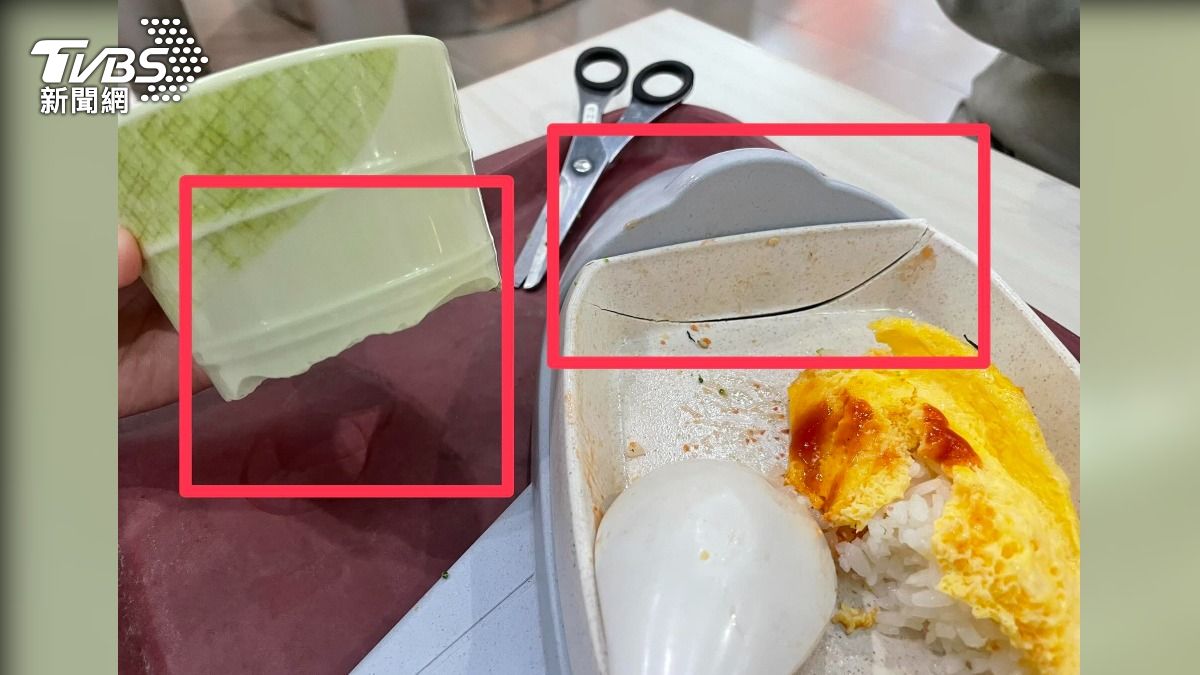 美食街兒童餐具「大裂縫」還照用!家長憂細菌和碎片吃下肚。(圖/TVBS)